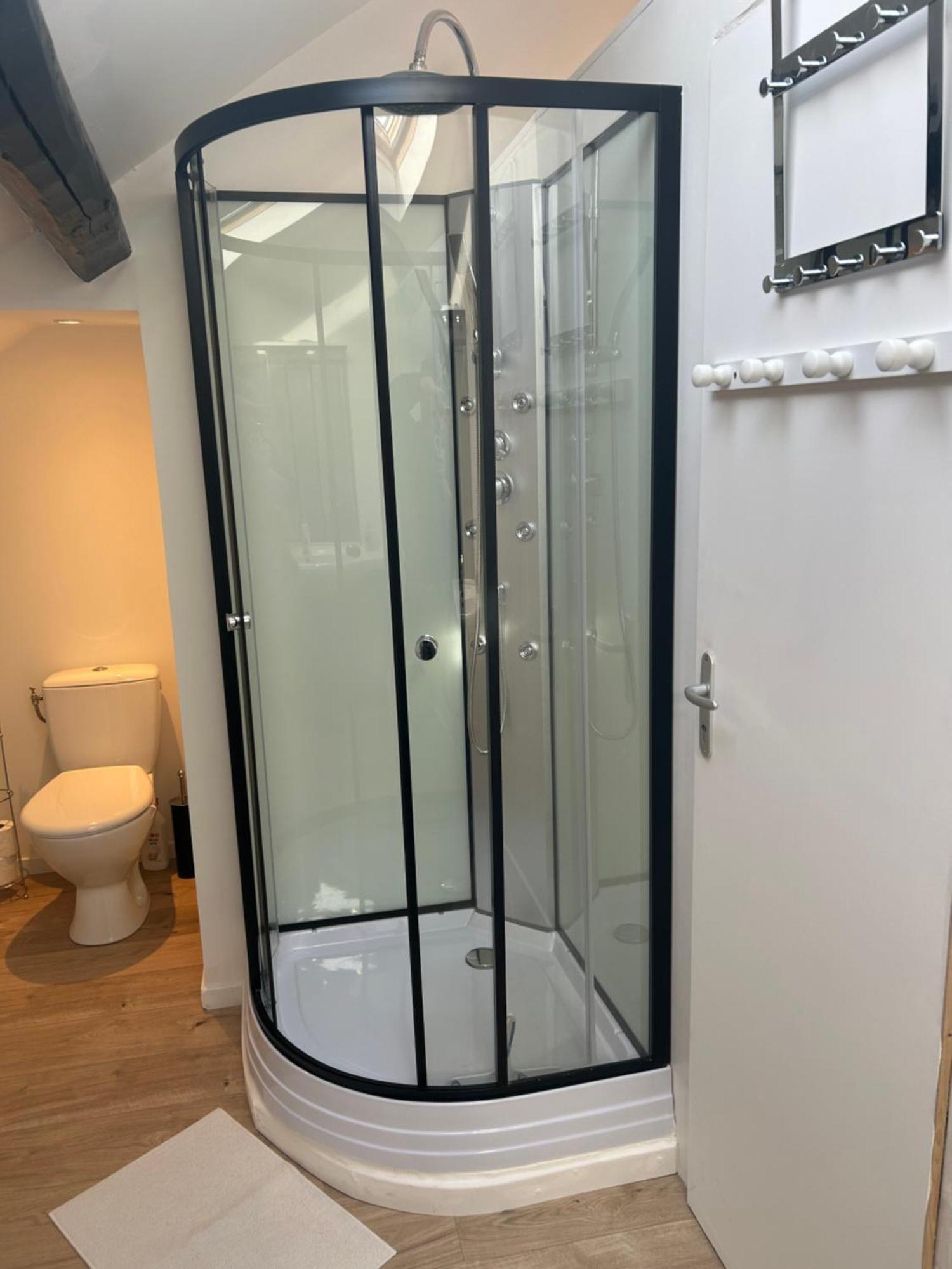 Au Bouquet Troyen - Wifi - Calme Et Tranquillite Apartman Troyes Kültér fotó